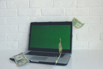 Photo make money from social media fast